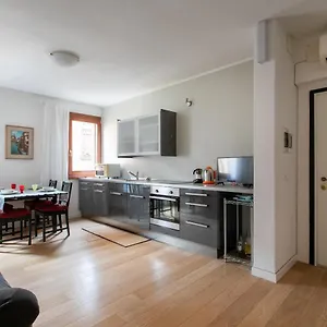  Appartamento Lance With Lift, 2 Minutes Walk From The Train Station Italia