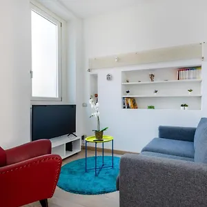  Appartamento Loft Moderno In Dateo Italia